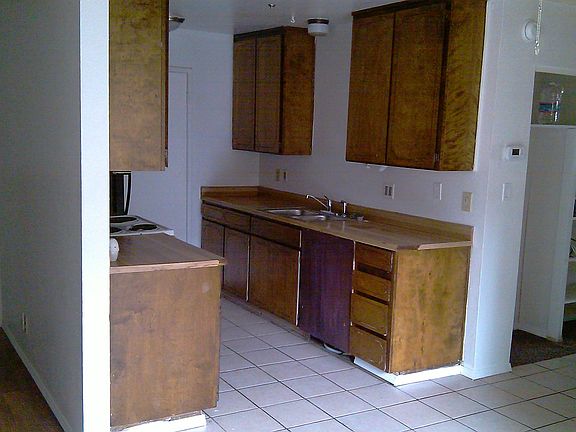 3rd image of 2710 Burlington Pl