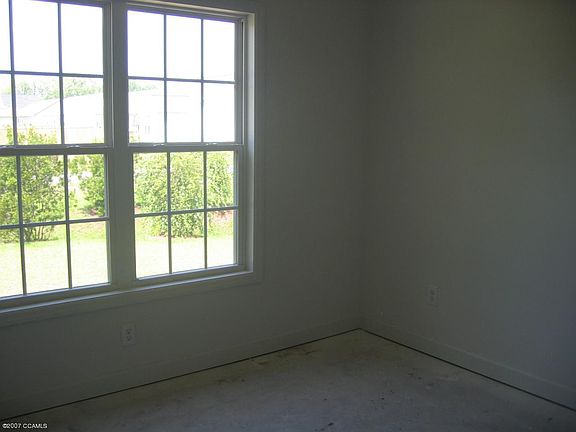 4th image of 127 South Park Lane