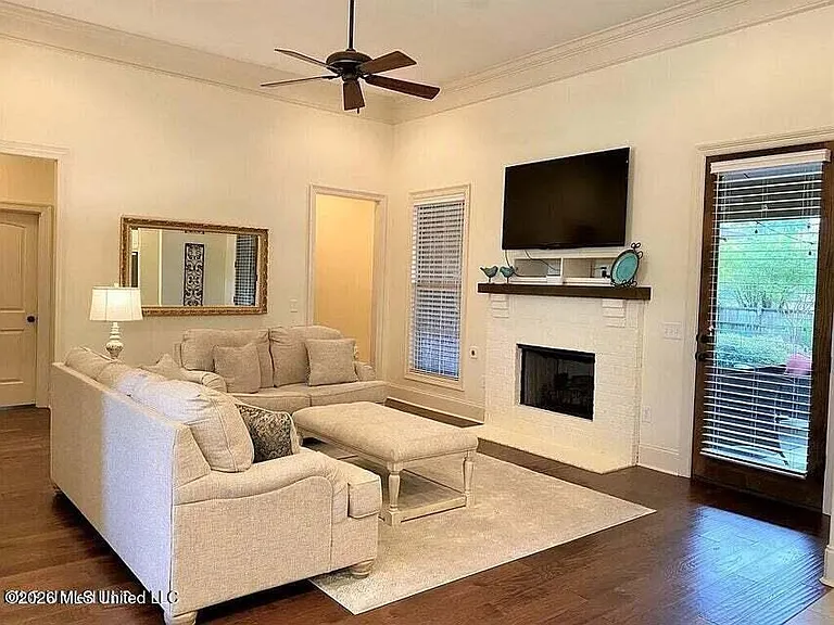 212 Stillhouse Creek Dr — Photo 5
