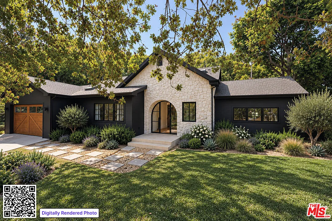 5 bed, 4.5 bath, 4177 sqft, $40,000 — Photo 1