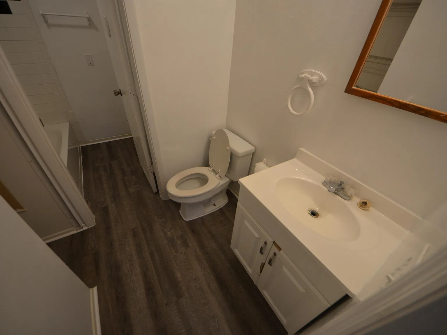 2 bed, 1.5 bath, 888 sqft, $1,600 — Photo 4