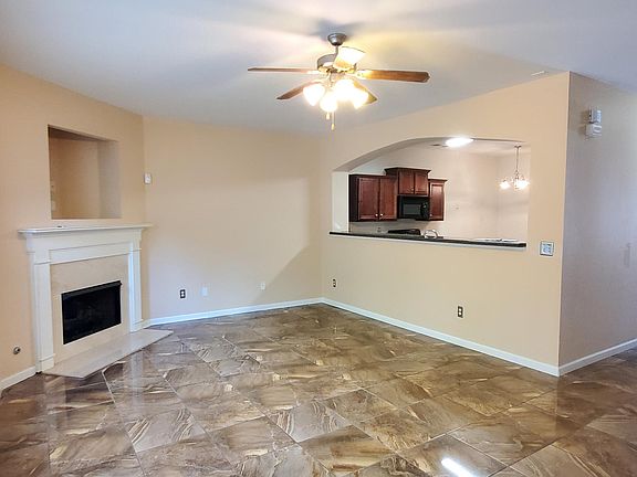 4th image of 2153 Hasel St