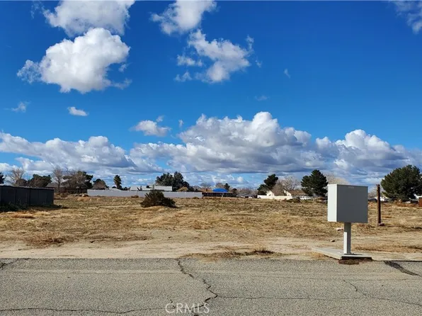 176 Street E Near Mossdale #74, Lancaster, CA 93535