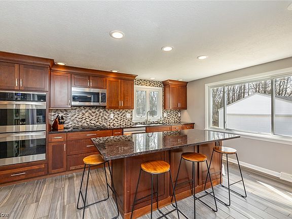 3rd image of 144 Belmar Blvd