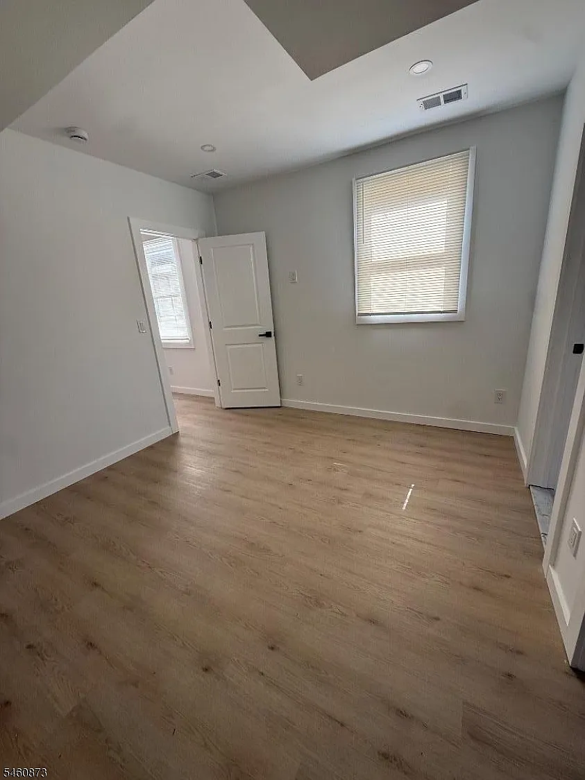 1 bed, 1.0 bath, $2,100 — Photo 3