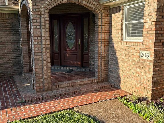 5th image of 206 Fox Run Cir