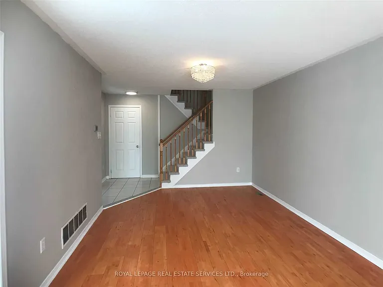 5252 Bushelgrove Cir — Photo 11