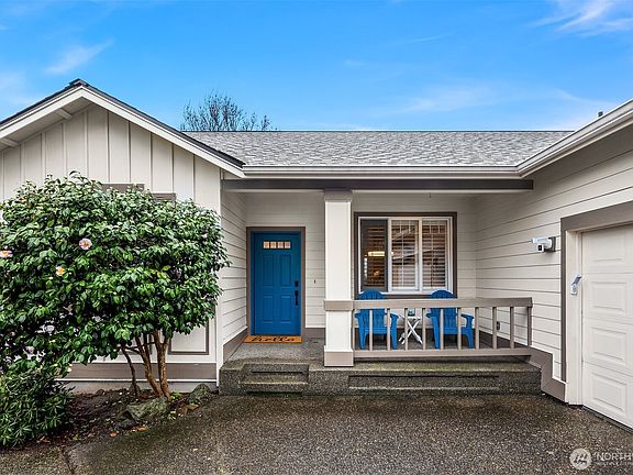 2nd image of 2402 NE 19th Street