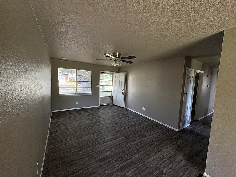 5001 Westway Trl — Photo 3