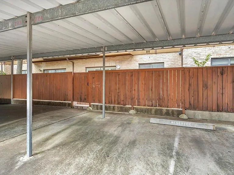 11711 Memorial Dr #135 — Photo 28
