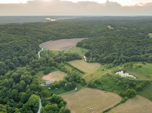 20200 S Jemerson Creek Rd #R, Hartsburg, MO 65039