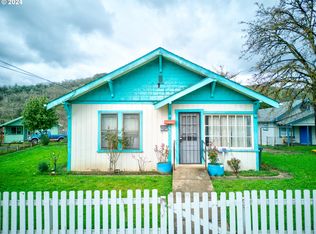 1566 SE Mill St, Roseburg, OR 97470