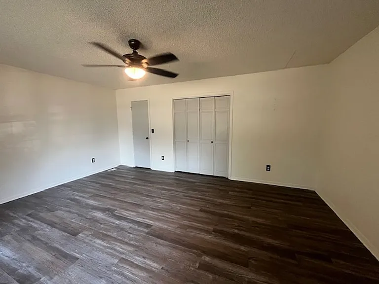 1832 S Fir Ave — Photo 5