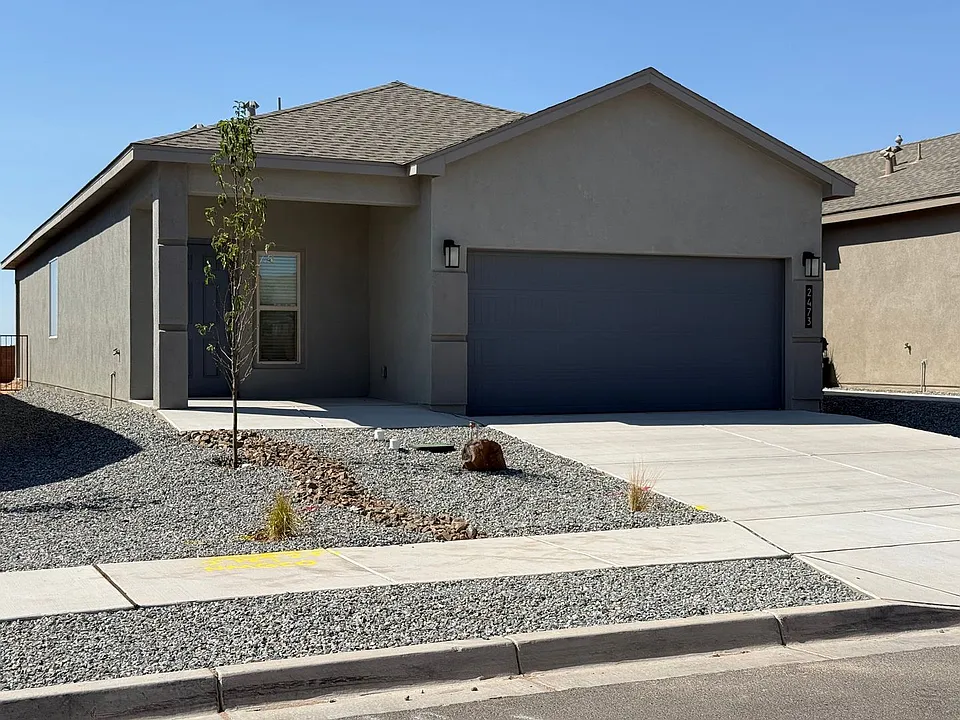 2473 Eglisfield Loop NE