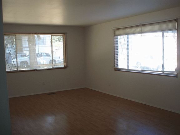 3rd image of 12214 113th Ave E