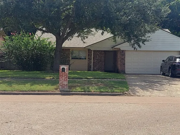 15362 McConn St, Webster, TX 77598