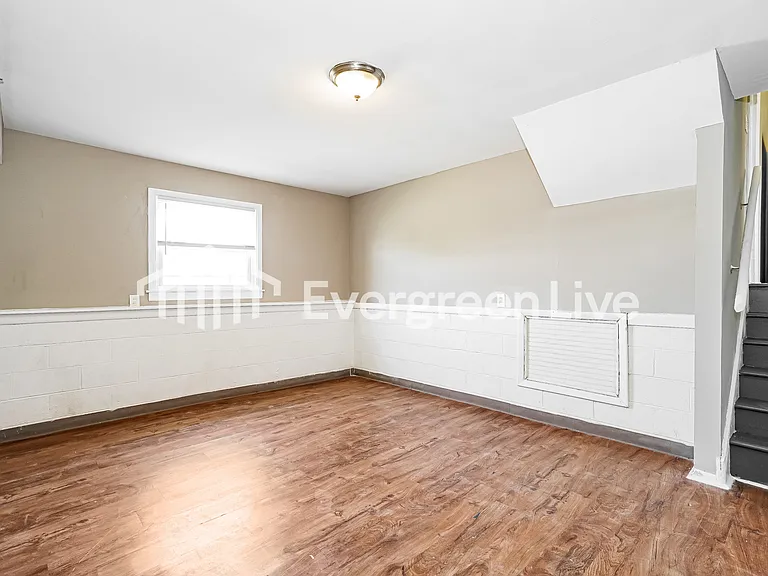 4469 E Livingston Ave — Photo 10