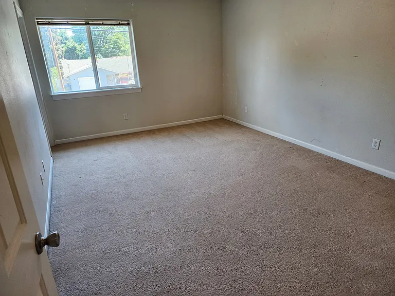 1838 Alder Dr NE — Photo 8