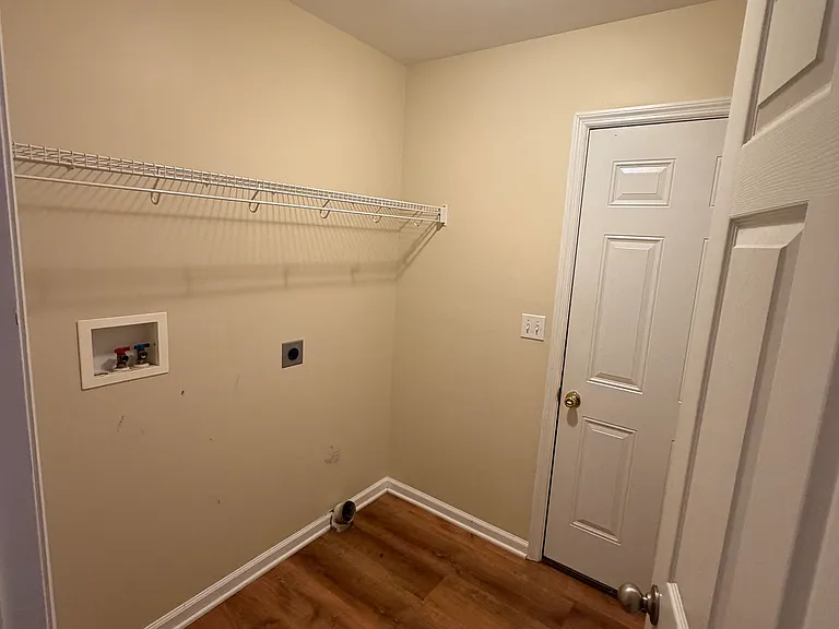 Meadow Crest Dr — Photo 5