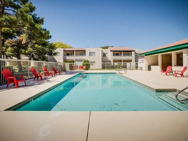 Villas East — Photo 2