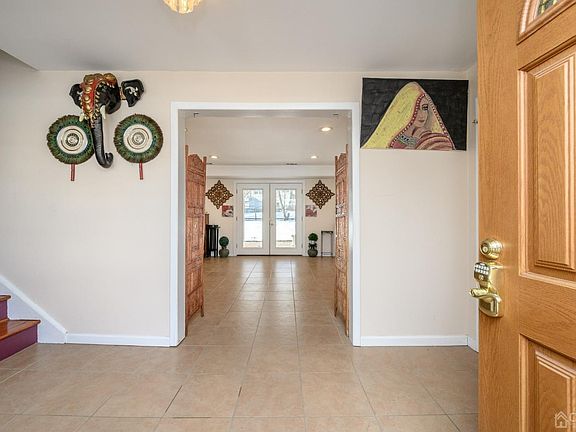 4th image of 9 Brook Pl