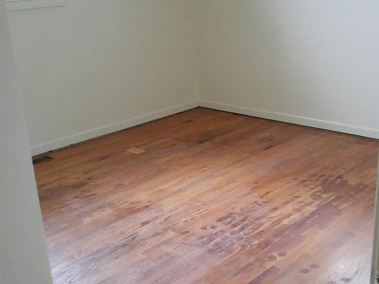 4811 Forest Ave — Photo 7