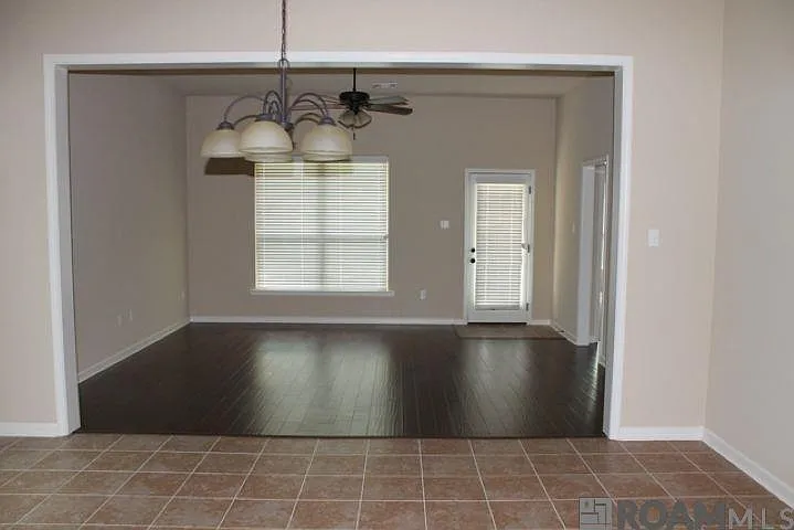 37237 Market Place Dr — Photo 9