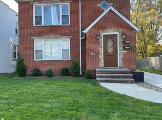 2882 Wooster Rd, Rocky River, OH 44116