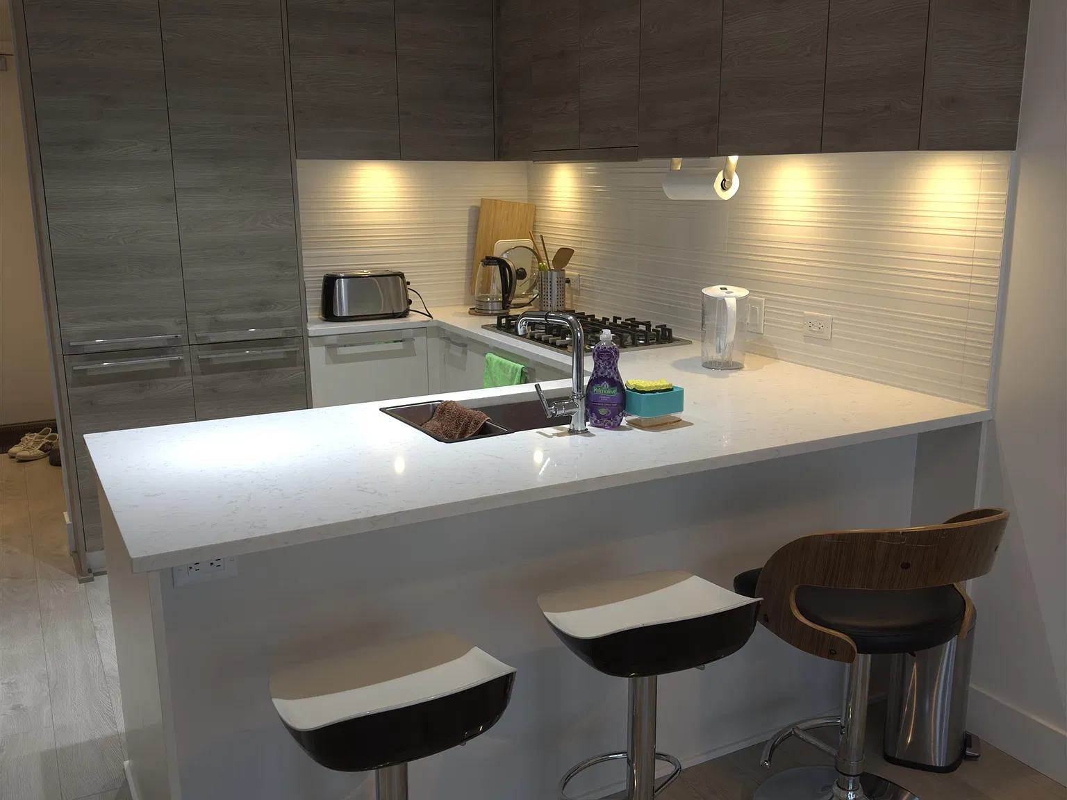 1 bed, 645 sqft, $2,400 — Photo 3