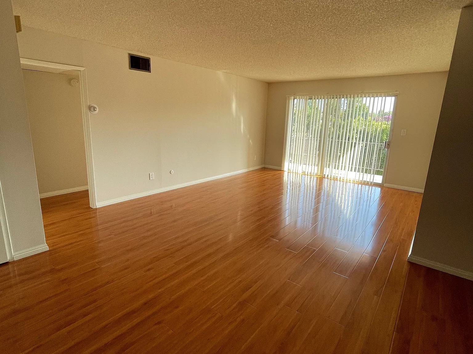 1 bed, $2,100 — Photo 2