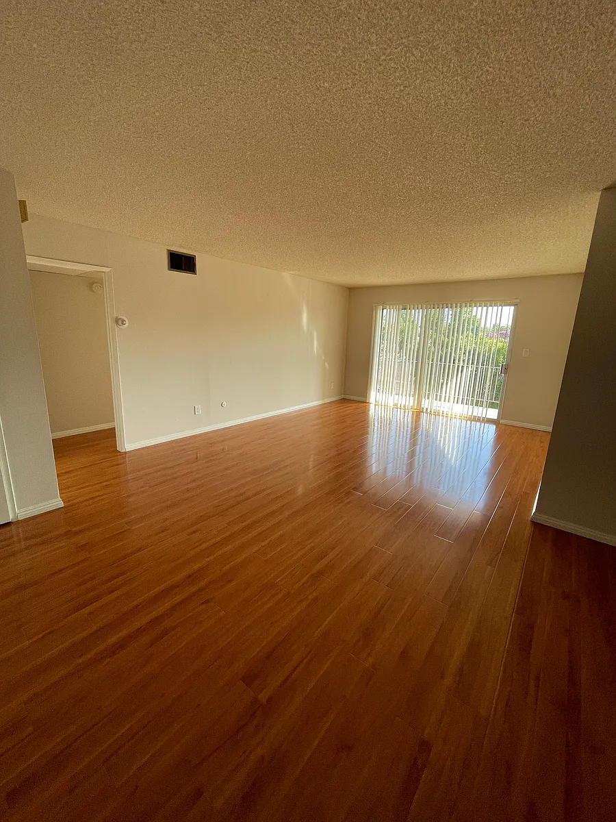 Building Photo - 1122 N Stoneman Ave #718-111