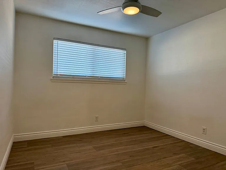 3636 Valencia St — Photo 12