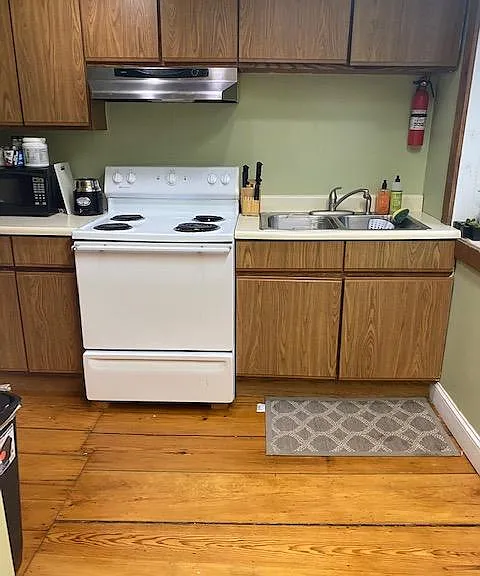 59 Pleasant St #202 — Photo 5