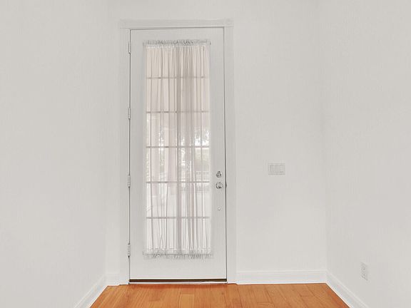 5th image of 114 Honeysuckle Drive