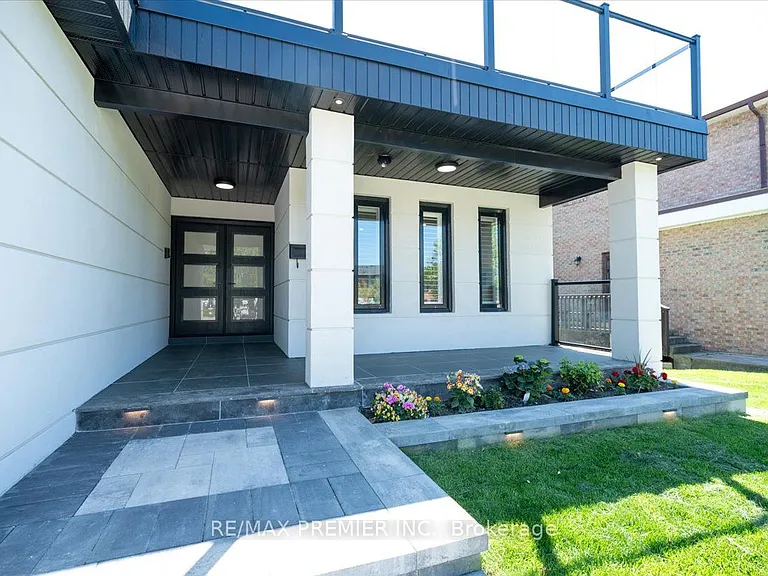 157 Jeanne Dr — Photo 2