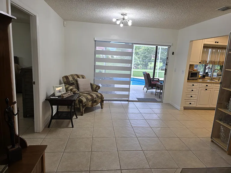 939 Hibiscus Dr — Photo 13