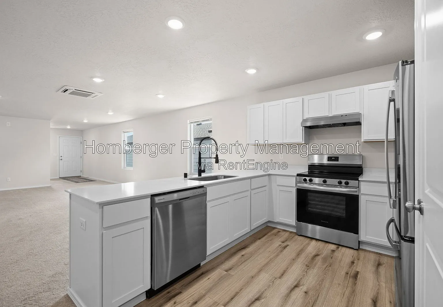 3 bed, 2.0 bath, 1335 sqft, $2,350 — Photo 1