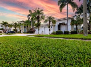 903 NW 167th Ave, Pembroke Pines, FL 33028