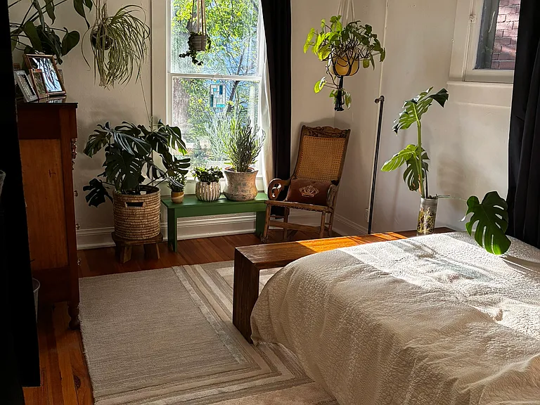 Secondary bedroom