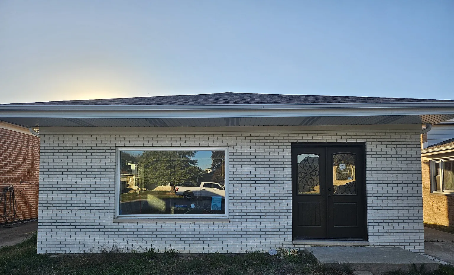 558 Escanaba Ave photo 1