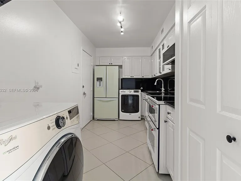 6770 Indian Creek Dr #12R — Photo 5