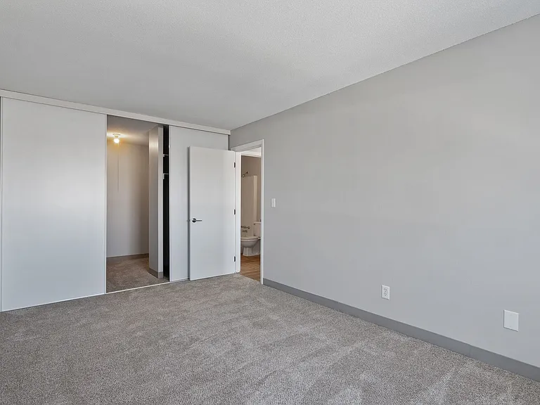109th Place Apartments — Photo 6