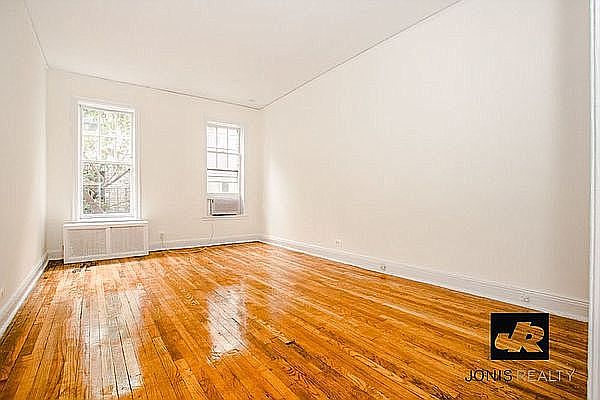 2nd image of 181 Waverly Pl #2CD