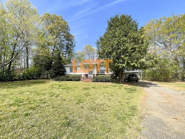 216 Mountain View Cir — Photo 3