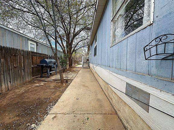 2nd image of 1032 Las Rosas Dr SE