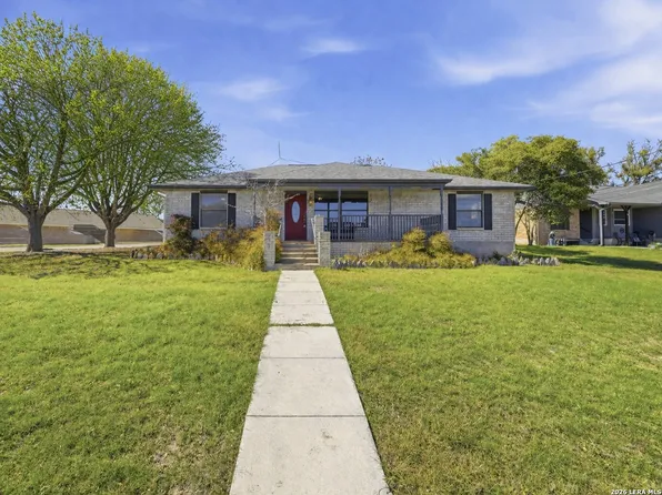 227 Southway Drive, Kerrville, TX 78028
