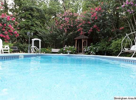 5th image of 3733 Carisbrooke Dr