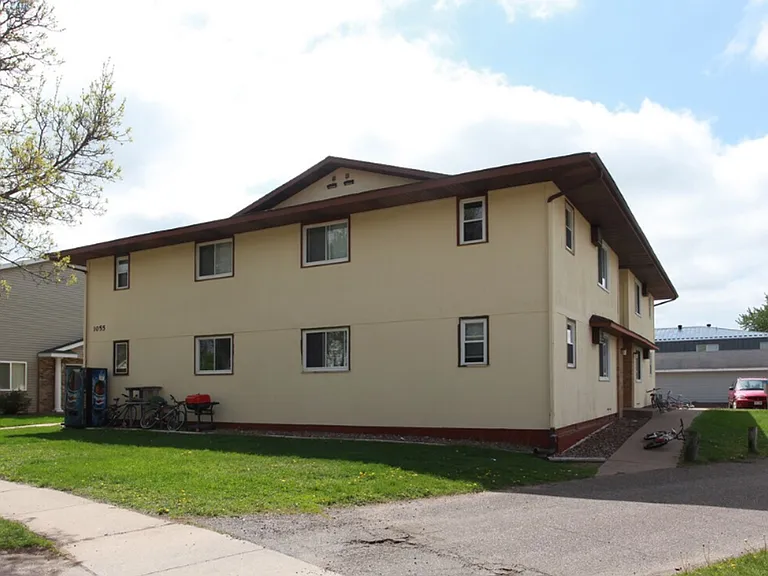 1055 Imperial Cir — Photo 9
