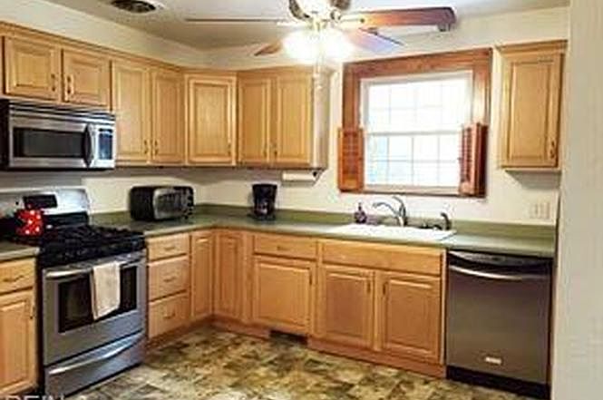 2nd image of 2401 Greenwood Drive