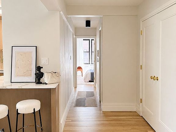 4th image of 415 Beverley Rd APT 3C
